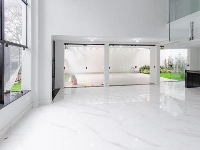 Casa à Venda Santa Lúcia, 3 Quartos, 156 m2