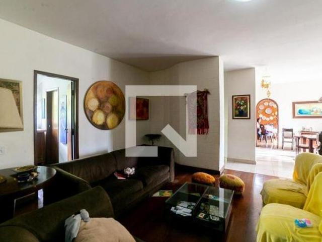 Casa à Venda Santa Lúcia, 3 Quartos, 1148 m² Belo Horizonte