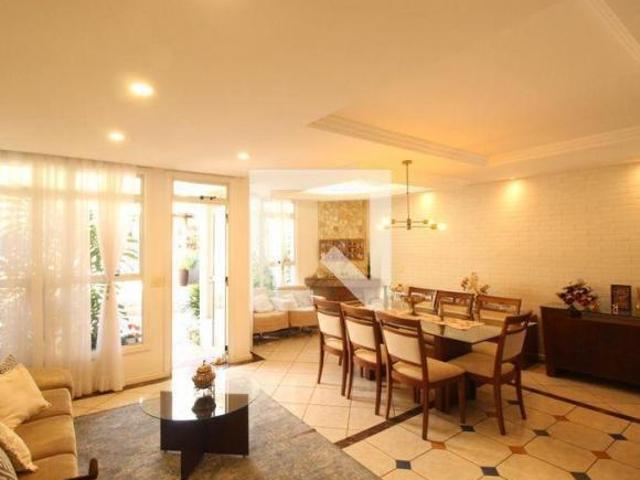 Casa à Venda Santa Lúcia, 4 Quartos, 268 m² Belo Horizonte