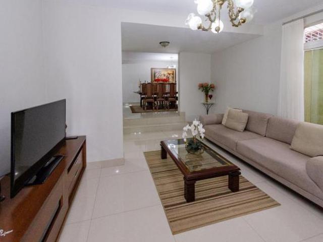 Casa à Venda Santa Lúcia, 4 Quartos, 284 m2