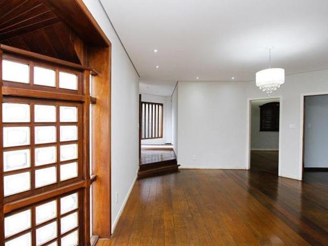 Casa à Venda Santa Lúcia, 4 Quartos, 350 m2