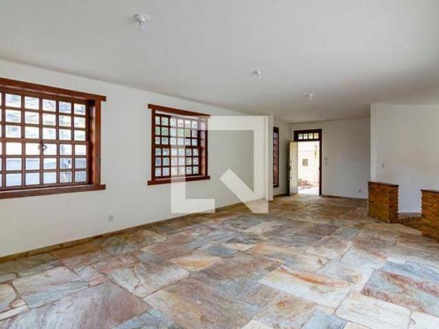 Casa à Venda Santa Lúcia, 4 Quartos, 478 m² Belo Horizonte