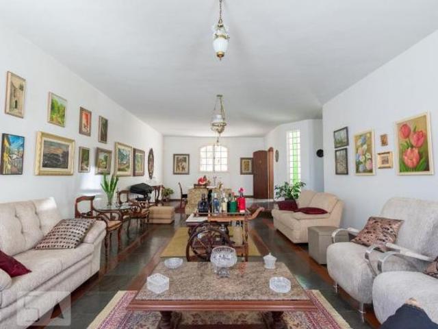 Casa à Venda Santa Lúcia, 4 Quartos, 500 m2