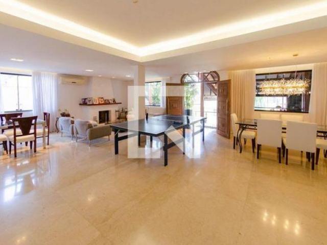 Casa à Venda Santa Lúcia, 4 Quartos, 512 m² Belo Horizonte