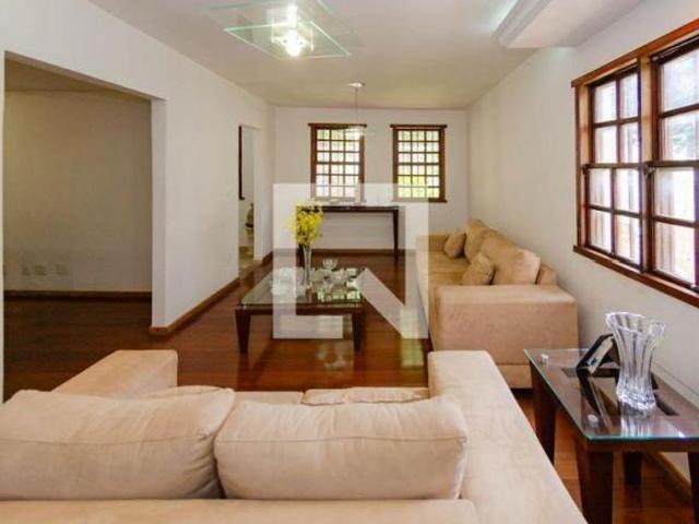 Casa à Venda Santa Lúcia, 4 Quartos, 700 m² Belo Horizonte