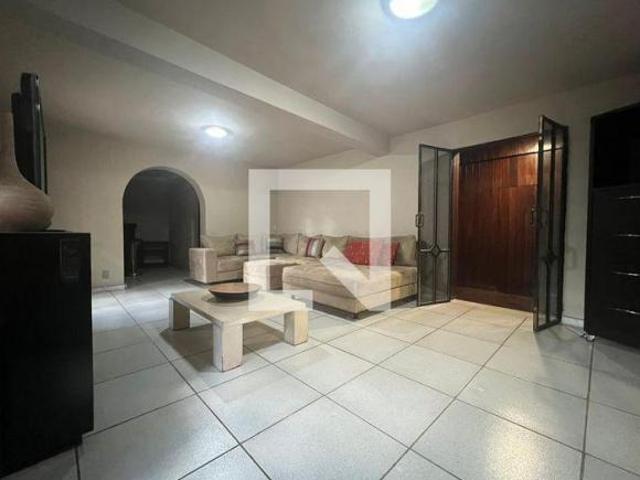 Casa à Venda Santa Lúcia, 5 Quartos, 486 m² Belo Horizonte