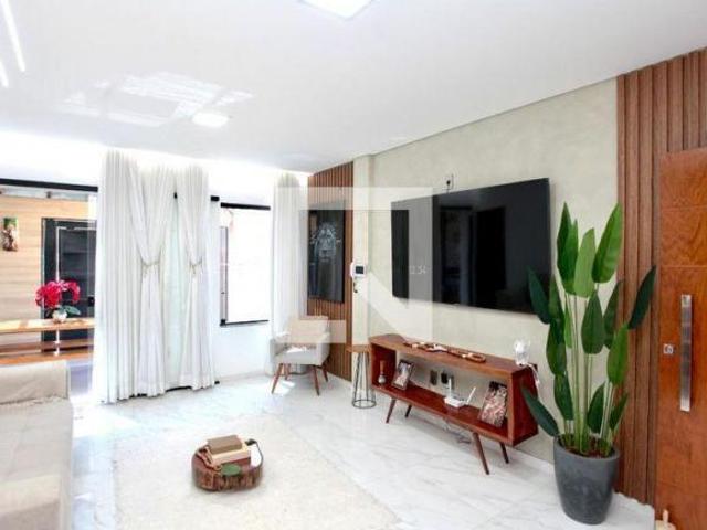 Casa à Venda Sapucaias III, 3 Quartos, 160 m² Contagem