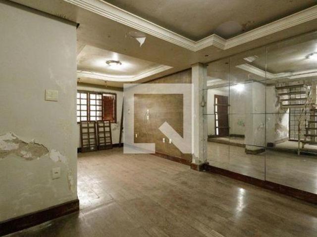 Casa à Venda Sarandi, 4 Quartos, 300 m² Porto Alegre