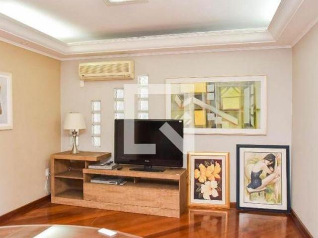 Casa à Venda Sarandi, 7 Quartos, 400 m² Porto Alegre