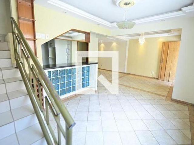 Casa à Venda Setor Castelo Branco, 3 Quartos, 170 m² Goiânia