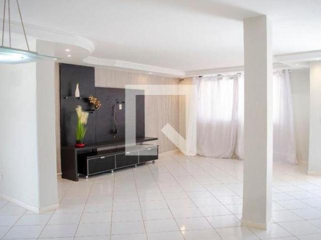 Casa à Venda Setor Aeroporto, 4 Quartos, 380 m² Goiânia