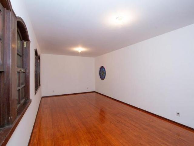Casa à Venda Serra, 3 Quartos, 259 m2