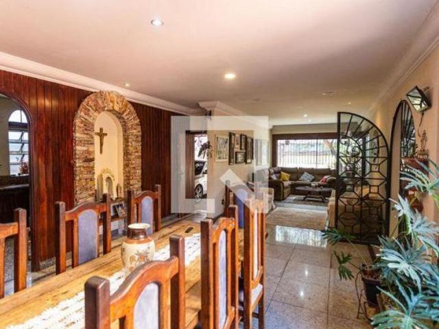 Casa à Venda Serra, 3 Quartos, 330 m² Belo Horizonte