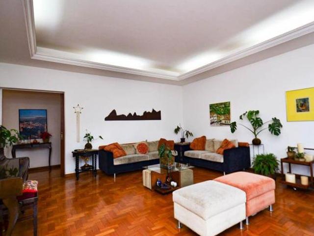 Casa à Venda Serra, 7 Quartos, 314 m2