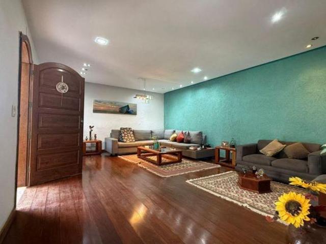 Casa à Venda Serra, 4 Quartos, 280 m2
