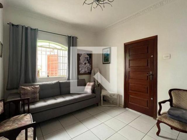Casa à Venda Serra, 4 Quartos, 200 m2