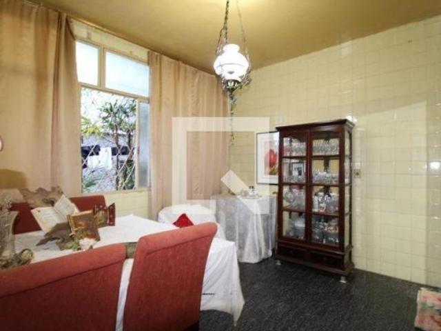 Casa à Venda Serra, 4 Quartos, 200 m² Belo Horizonte