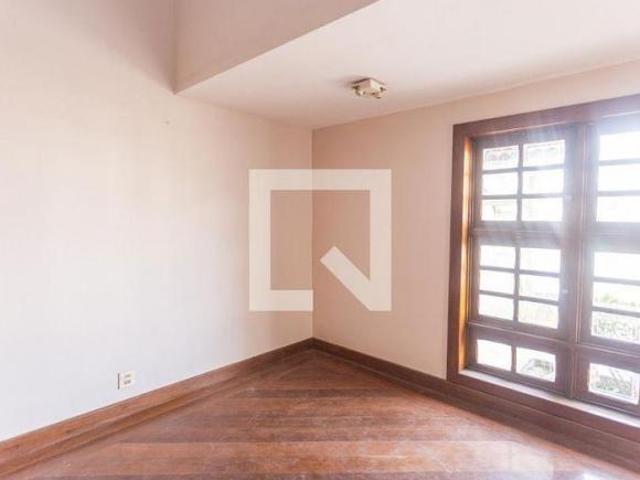 Casa à Venda Serra, 5 Quartos, 640 m² Belo Horizonte