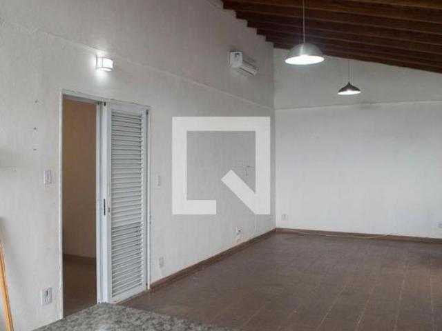 Casa à Venda Sítio do Mandaqui, 3 Quartos, 300 m² São Paulo