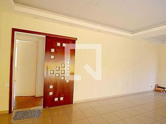 Casa à Venda Portal do Morumbi, 3 Quartos, 250 m2