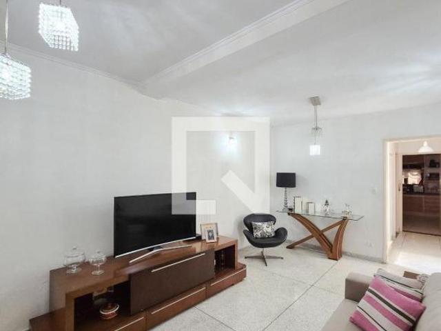 Casa à Venda Paulicéia, 3 Quartos, 200 m2