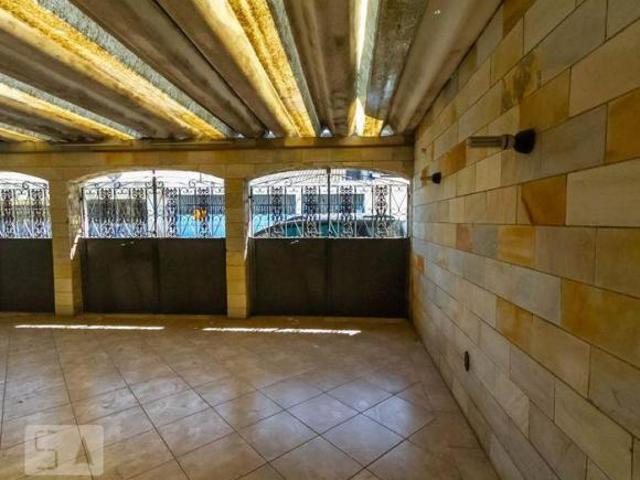 Casa à Venda Paulicéia, 4 Quartos, 230 m2