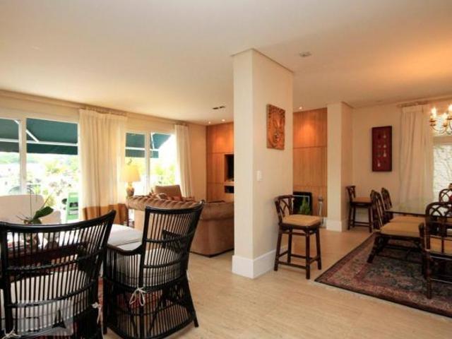 Casa à Venda Pacaembu, 3 Quartos, 260 m2