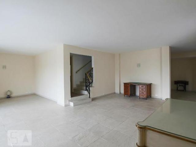 Casa à Venda Pacaembu, 3 Quartos, 369 m2