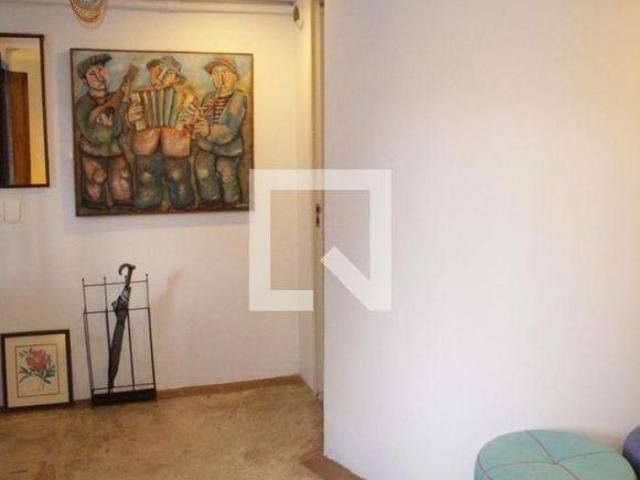 Casa à Venda Pacaembu, 4 Quartos, 125 m² São Paulo