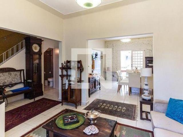 Casa à Venda Pacaembu, 4 Quartos, 200 m² São Paulo