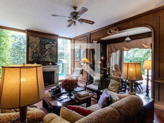 Casa à Venda Pacaembu, 4 Quartos, 330 m² São Paulo