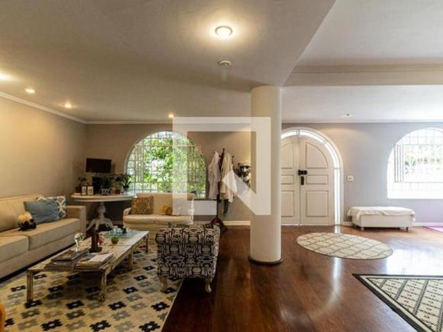 Casa à Venda Pacaembu, 4 Quartos, 490 m2
