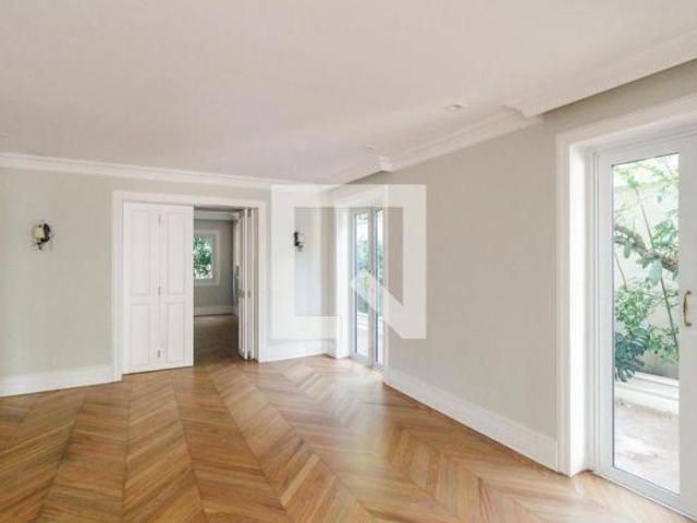 Casa à Venda Pacaembu, 4 Quartos, 520 m² São Paulo