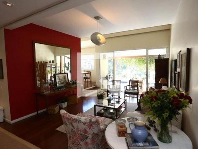 Casa à Venda Panamby, 3 Quartos, 330 m² São Paulo
