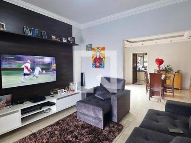 Casa à Venda Parque Novo Oratório, 3 Quartos, 190 m² Santo André