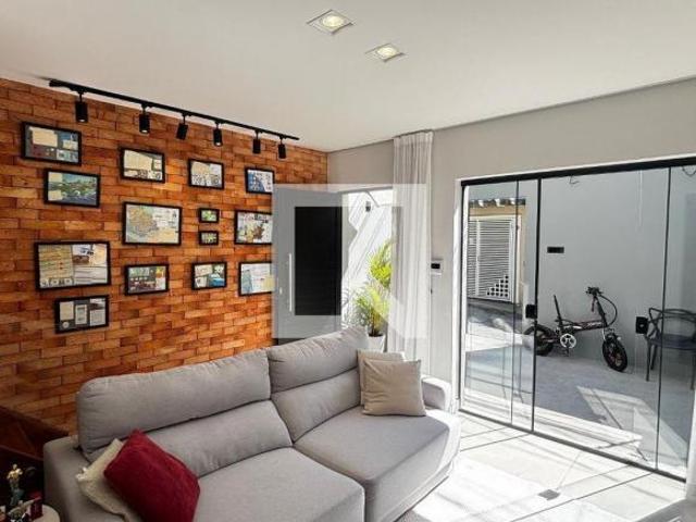 Casa à Venda Parque Bandeirante, 2 Quartos, 113 m2