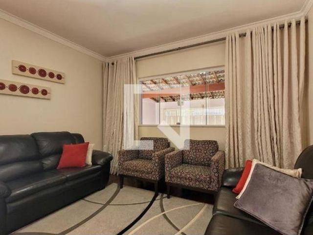 Casa à Venda Parque Bandeirante, 5 Quartos, 242 m2
