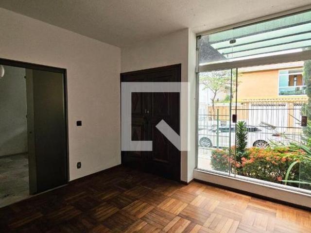 Casa à Venda Parque do Colégio, 4 Quartos, 266 m2