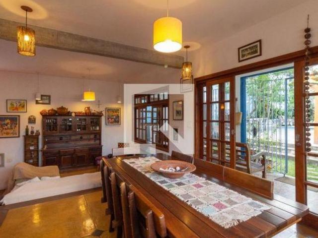 Casa à Venda Parque dos Príncipes, 4 Quartos, 420 m² São Paulo
