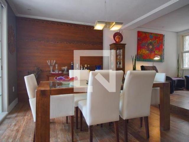 Casa à Venda Petrópolis, 3 Quartos, 260 m² Porto Alegre