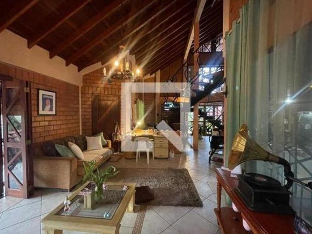 Casa à Venda Pinheiro, 5 Quartos, 390 m² São Leopoldo