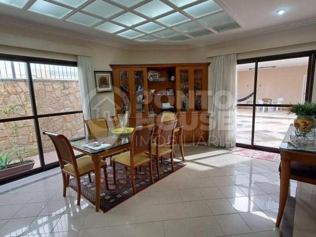 Casa à venda Planalto Paulista 3 suítes, 4 vagas, ampla edícula, melhor local