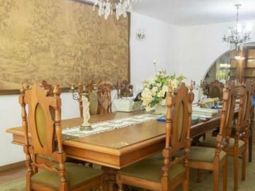 Casa à Venda Planalto Paulista, 4 Suítes, 3 Vagas e Piscina, Miolo do Bairro