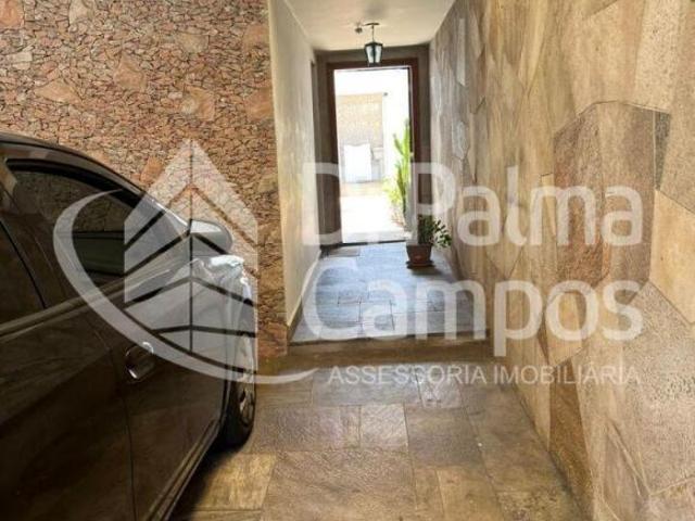 Casa à venda próxima ao Shopping Plaza Sul com 3 quartos e suíte