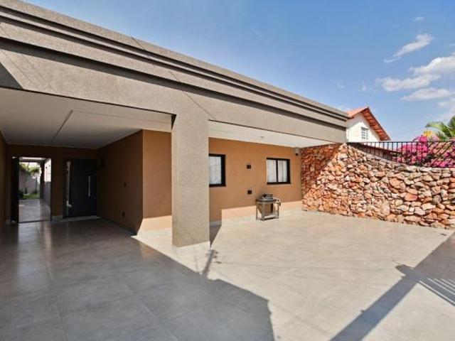 CASA REFORMADA 4 QUARTOS | 2 SUÍTES | ÁREA GOURMET COMPLETA | HABITE SE