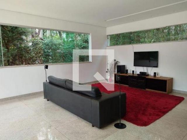 Casa à Venda Retiro do Chalé, 4 Quartos, 400 m² Brumadinho