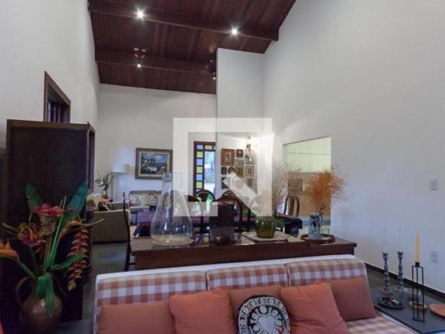 Casa à Venda Retiro do Chalé, 4 Quartos, 2600 m² Brumadinho