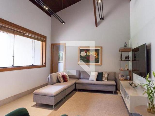 Casa à Venda Retiro do Chalé, 5 Quartos, 1000 m² Brumadinho