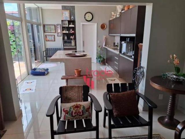 Casa à Venda Residencial ou Comercial de 03 Suítes no Bairro Jardim São Luiz em Ribeirão Preto com P