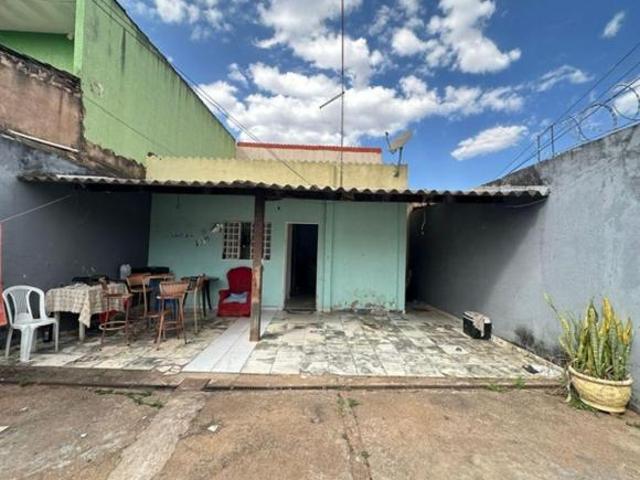Casa Térrea no Riacho Fundo II: O Quintal dos Seus Sonhos com Preço de Apê!